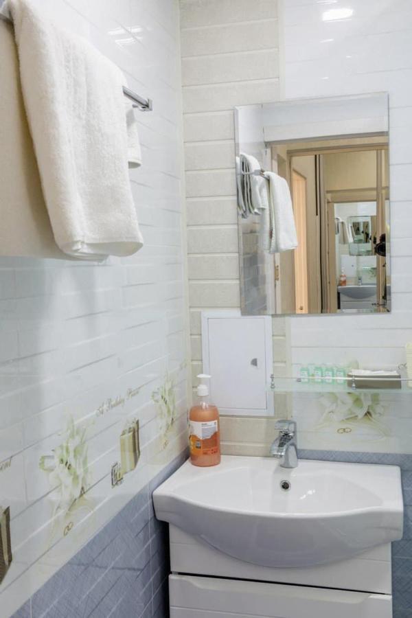 Metro Aybek Center Of Tashkent Comfort 1 Bedroom And Hall Exterior photo